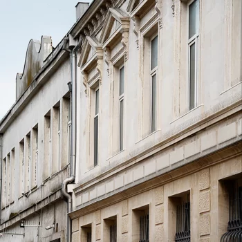 Fasada zabytkowej kamienicy